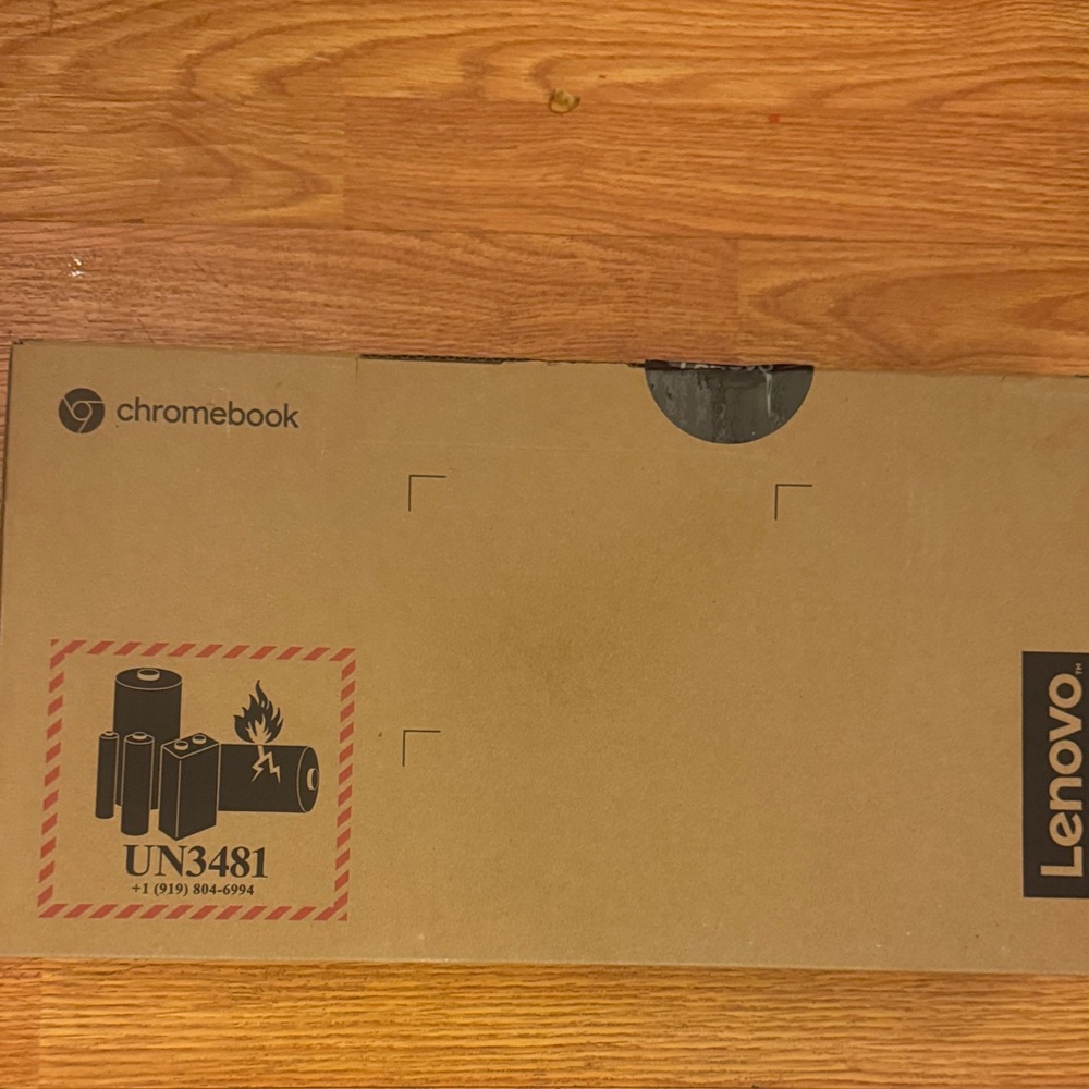 Lenovo Chromebook - Tan - Picture 4 of 6